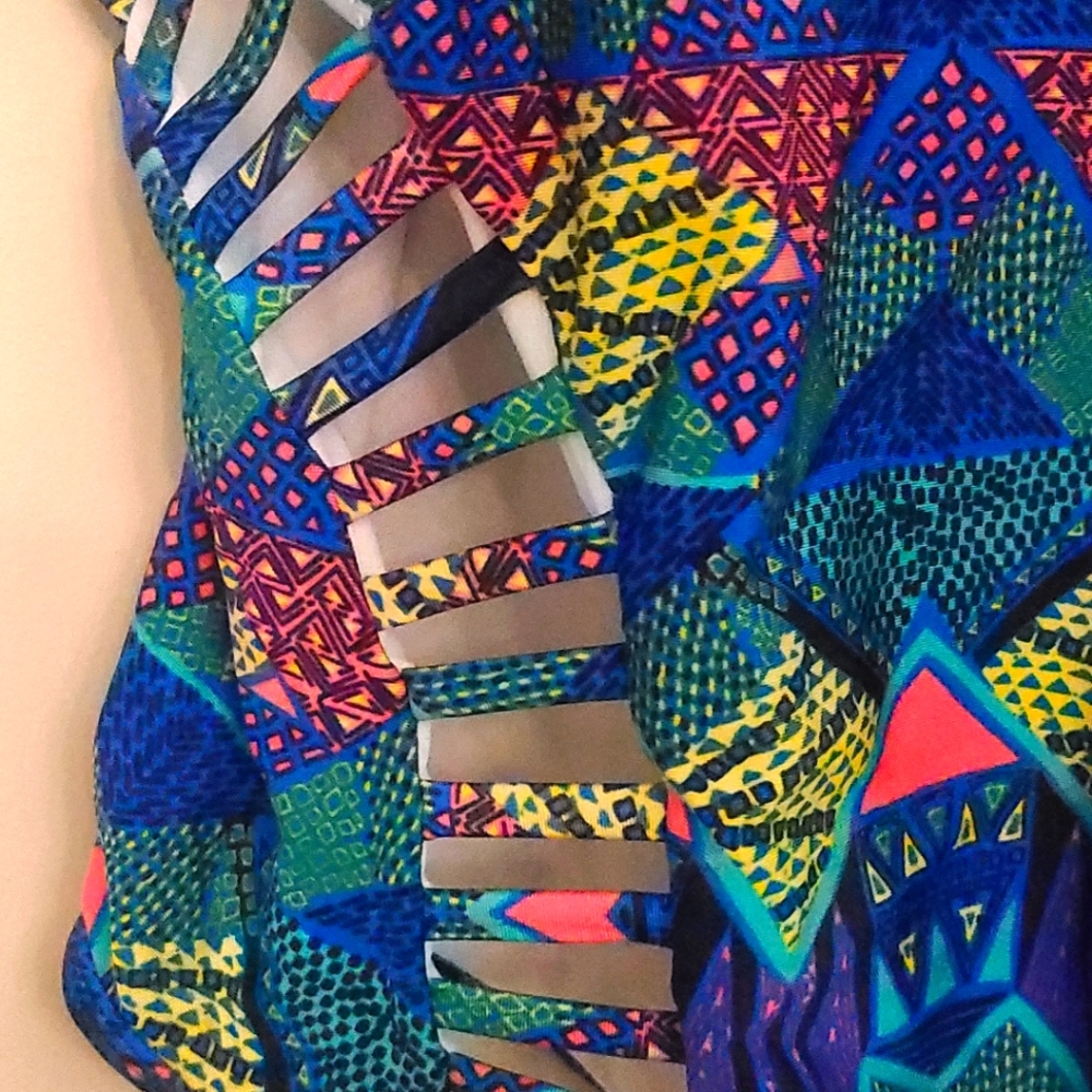 🆕️ NWT Red Dress Boutique Blue Multi Print One Piece - Picture 4 of 11